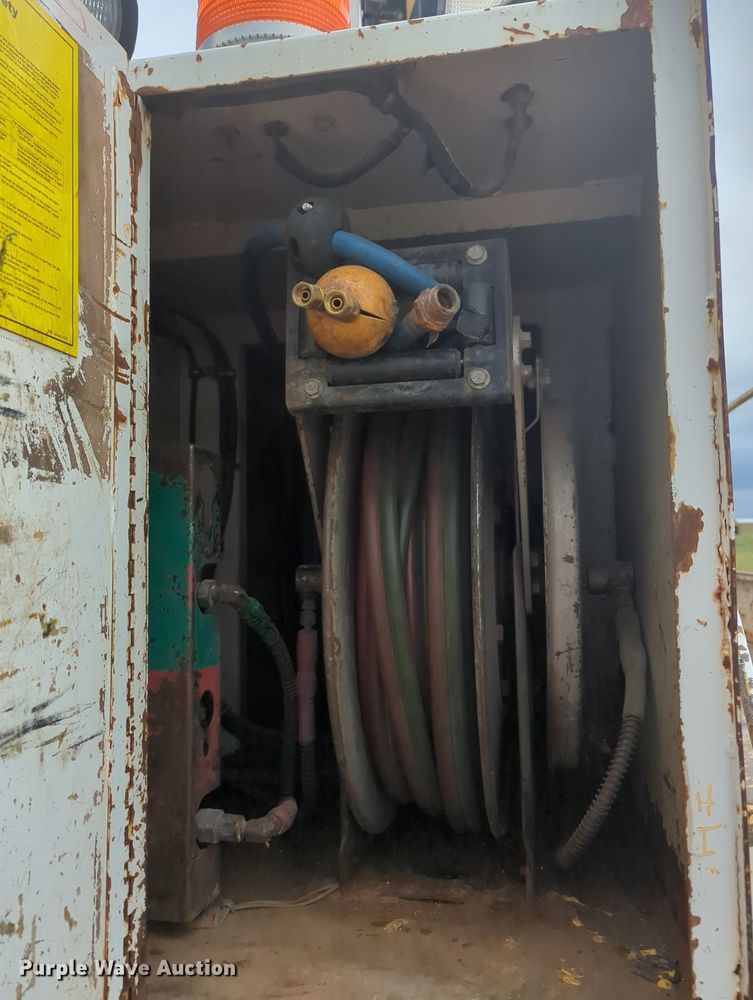 image for item MY9380 2006 Freightliner M2  utility / service truck