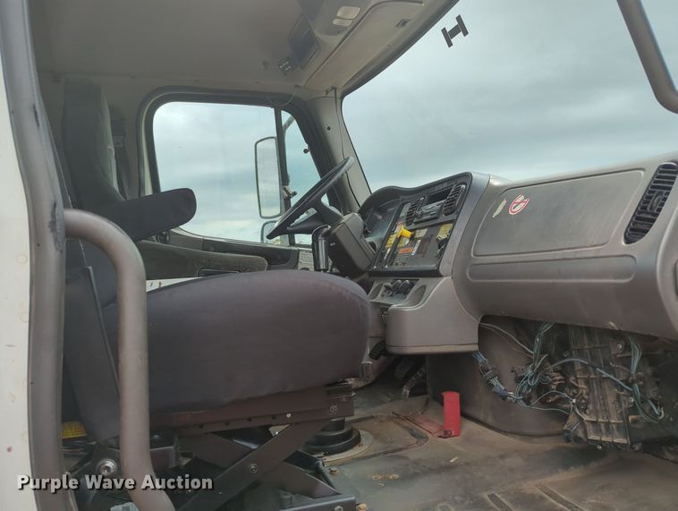 image for item MY9380 2006 Freightliner M2  utility / service truck