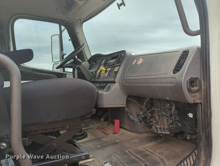 image for item MY9380 2006 Freightliner M2  utility / service truck