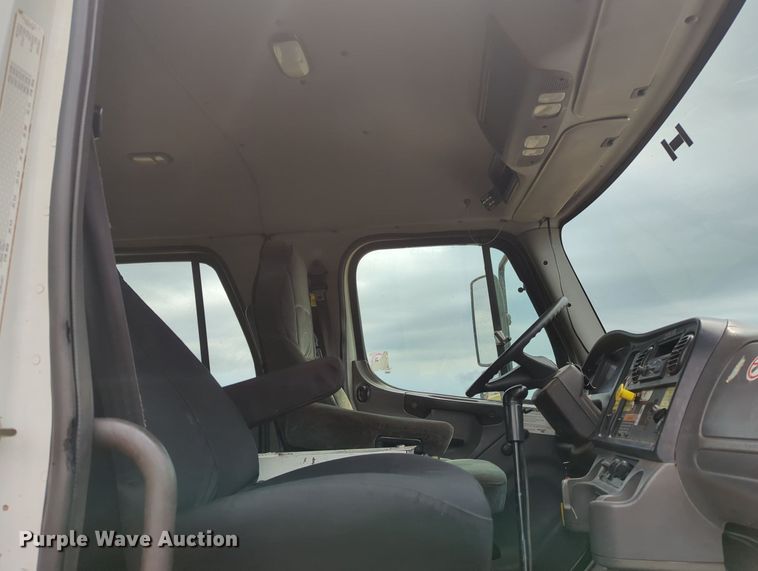 image for item MY9380 2006 Freightliner M2  utility / service truck