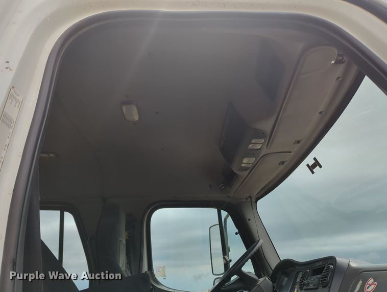 image for item MY9380 2006 Freightliner M2  utility / service truck