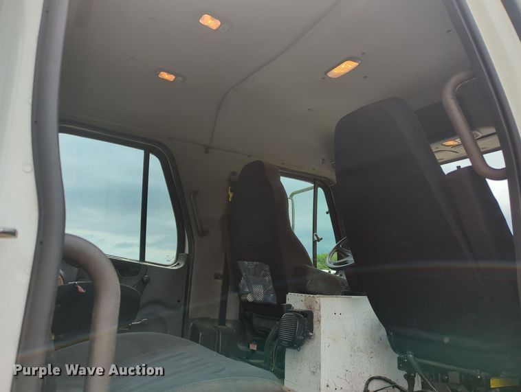 image for item MY9380 2006 Freightliner M2  utility / service truck