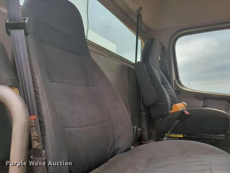 image for item MY9380 2006 Freightliner M2  utility / service truck