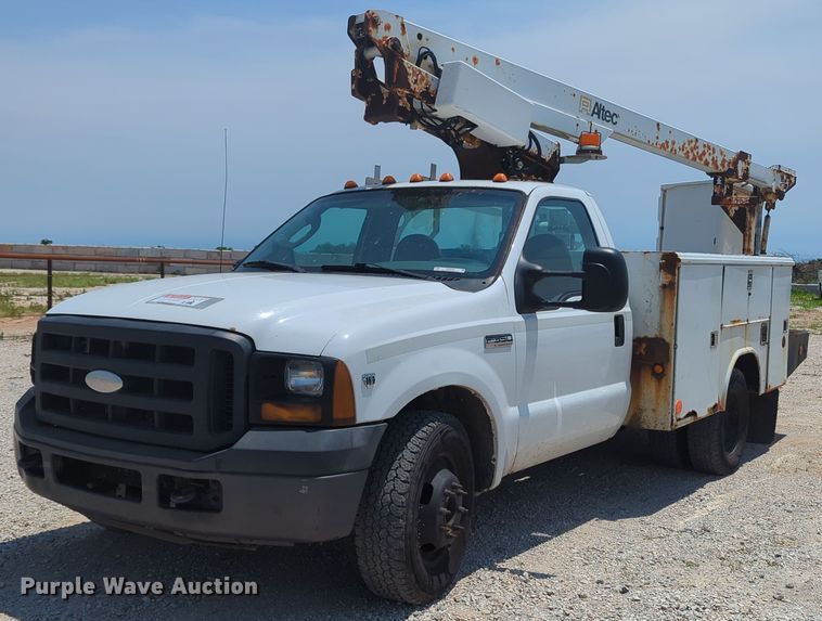image for item MY9383 2007 Ford F350 Super Duty  bucket truck