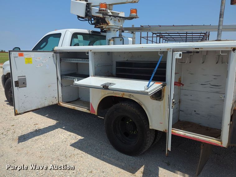 image for item MY9383 2007 Ford F350 Super Duty  bucket truck