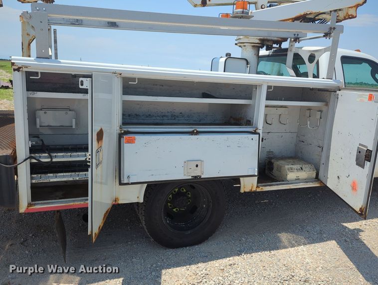 image for item MY9383 2007 Ford F350 Super Duty  bucket truck