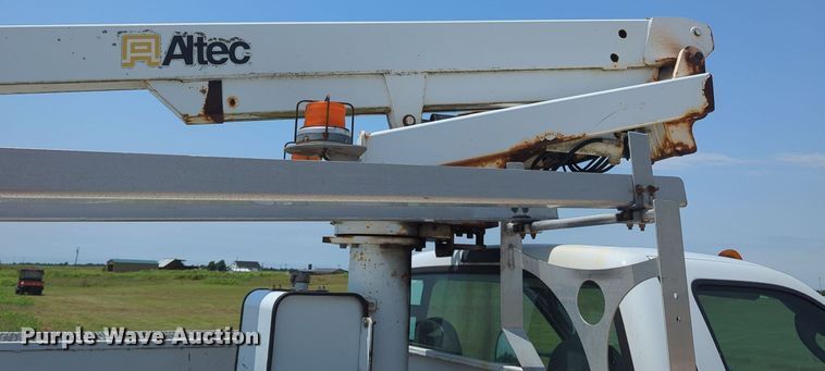 image for item MY9383 2007 Ford F350 Super Duty  bucket truck