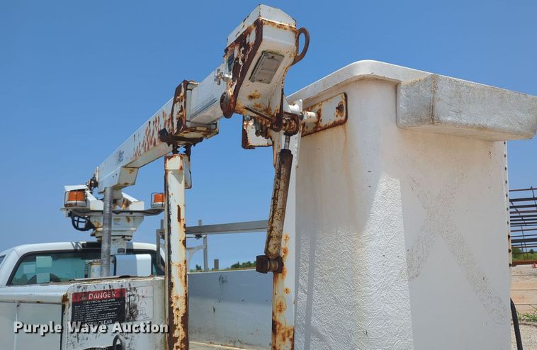 image for item MY9383 2007 Ford F350 Super Duty  bucket truck