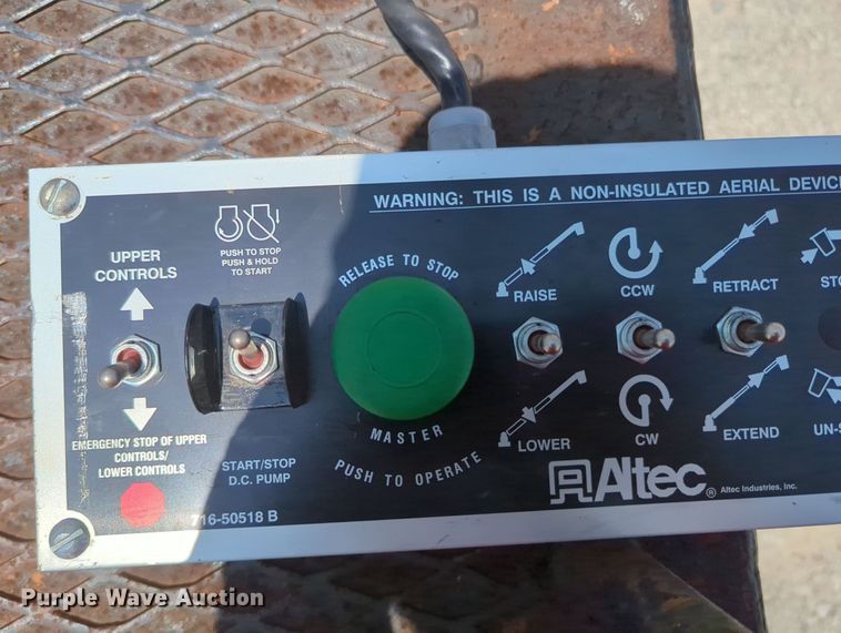 image for item MY9383 2007 Ford F350 Super Duty  bucket truck