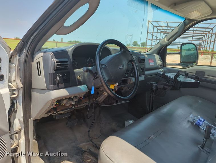 image for item MY9383 2007 Ford F350 Super Duty  bucket truck