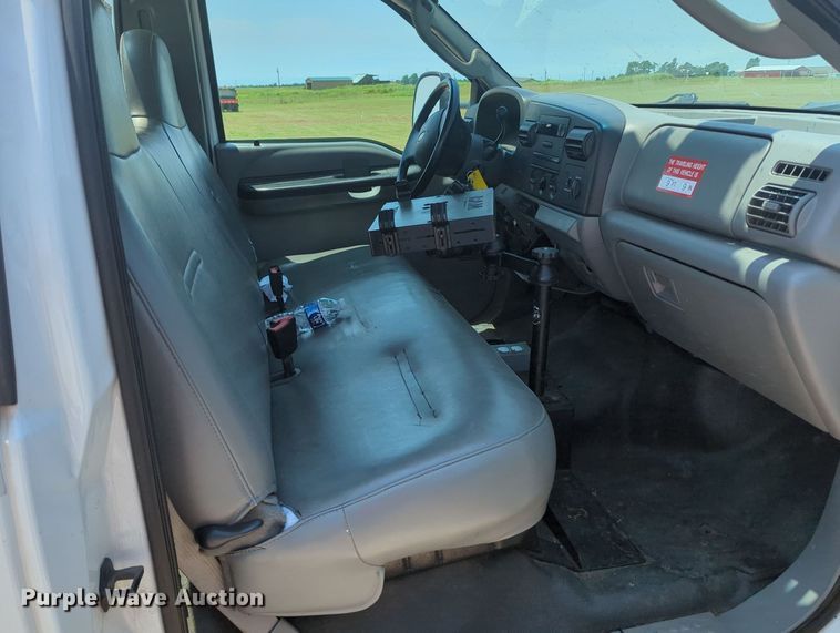 image for item MY9383 2007 Ford F350 Super Duty  bucket truck