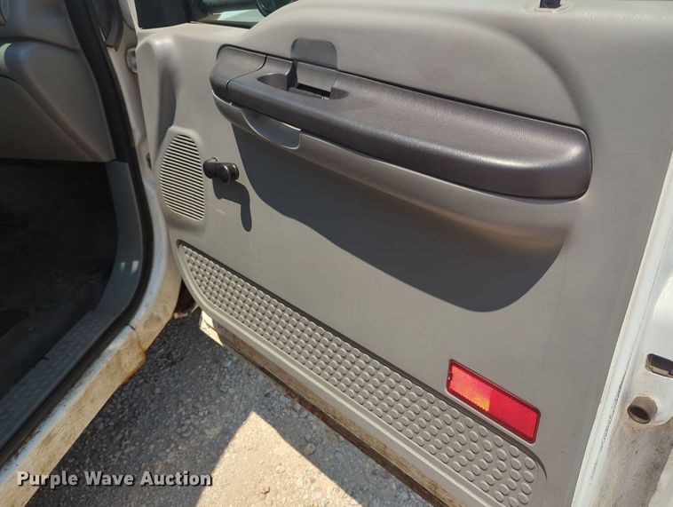 image for item MY9383 2007 Ford F350 Super Duty  bucket truck