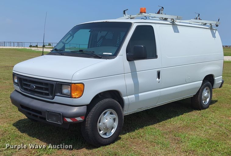 image for item MY9384 2007 Ford E250  van