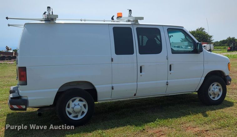 image for item MY9384 2007 Ford E250  van