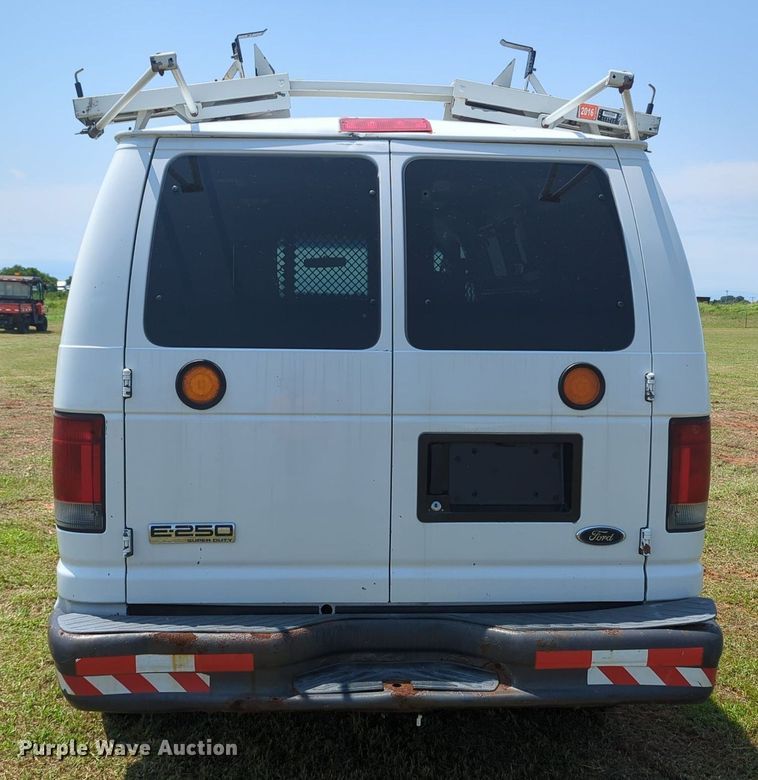 image for item MY9384 2007 Ford E250  van