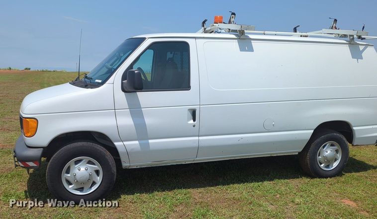 image for item MY9384 2007 Ford E250  van