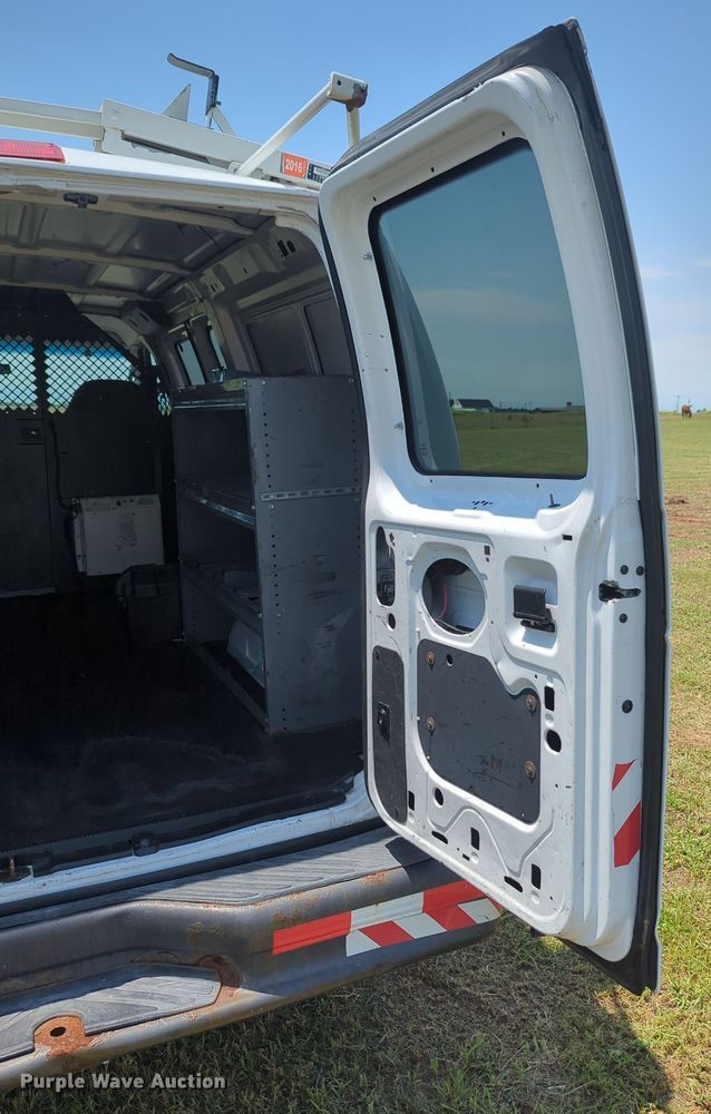 image for item MY9384 2007 Ford E250  van