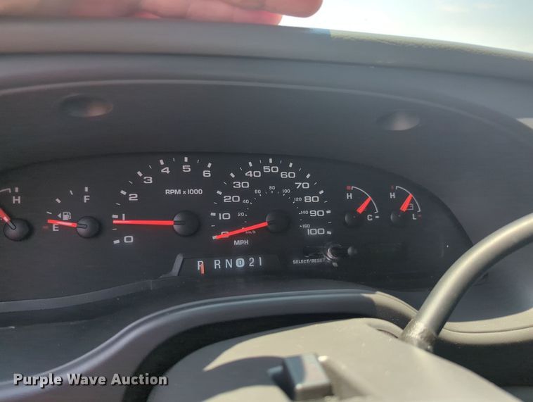 image for item MY9384 2007 Ford E250  van