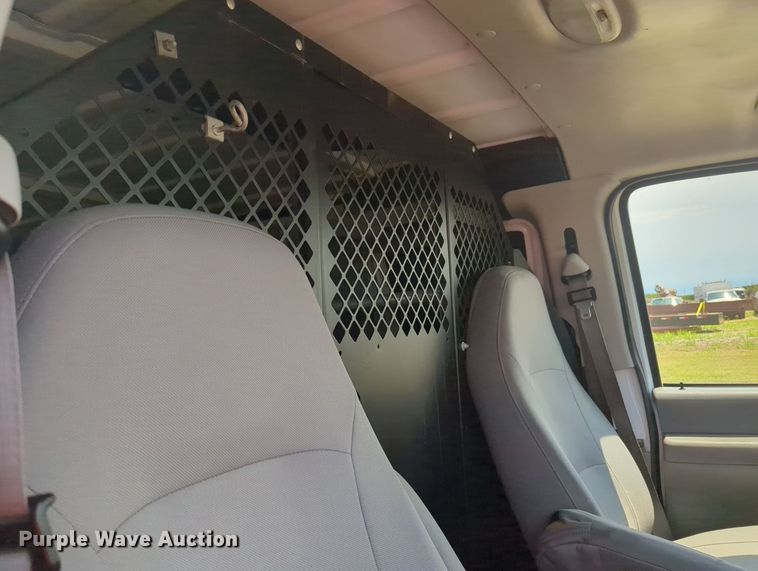 image for item MY9384 2007 Ford E250  van