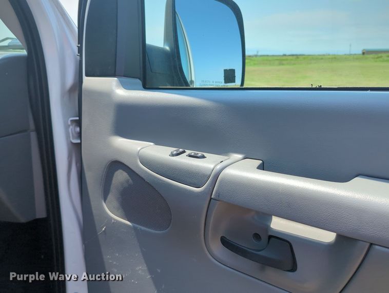 image for item MY9384 2007 Ford E250  van