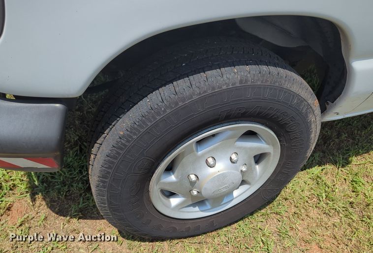 image for item MY9384 2007 Ford E250  van