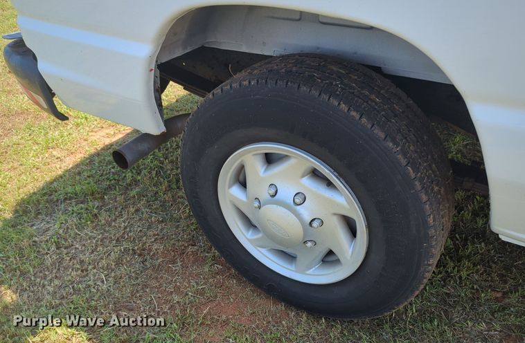 image for item MY9384 2007 Ford E250  van