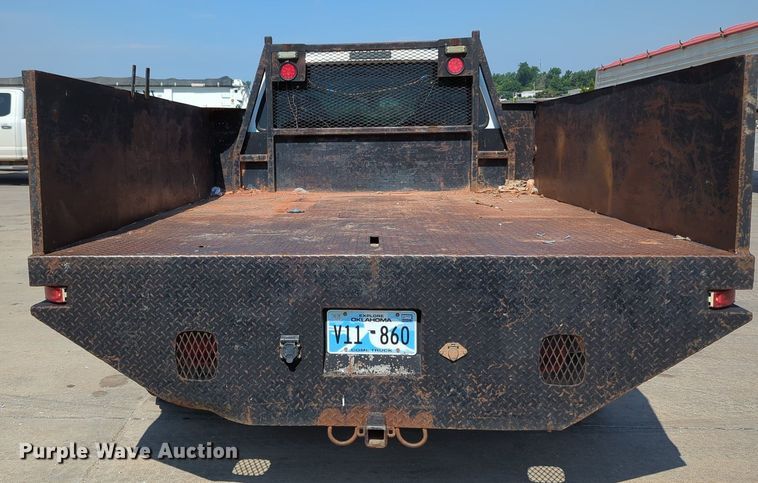 image for item MY9387 2005 Ford F350 Super Duty  flatbed pickup truck