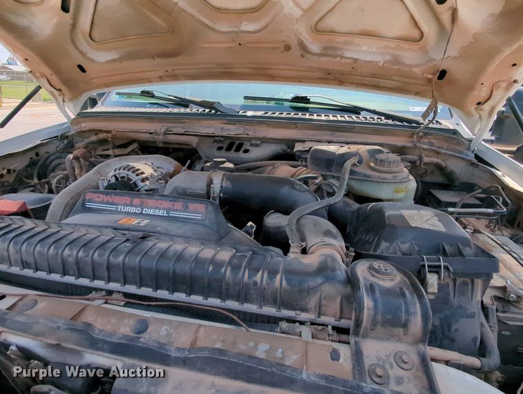 image for item MY9387 2005 Ford F350 Super Duty  flatbed pickup truck