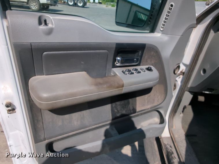 image for item MY9388 2006 Ford F150  SuperCrew pickup truck