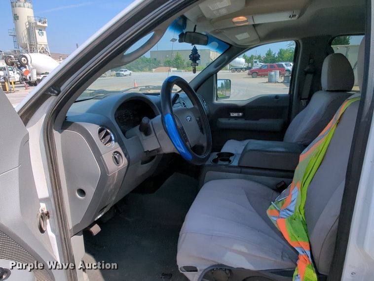 image for item MY9388 2006 Ford F150  SuperCrew pickup truck