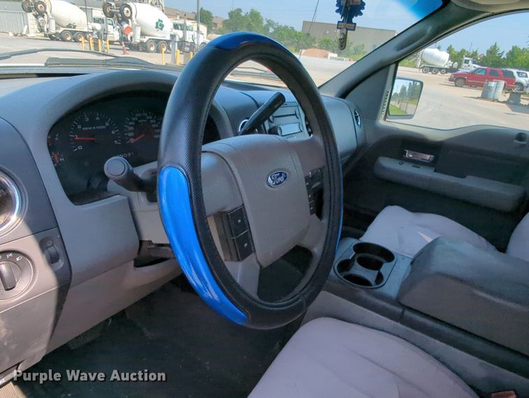 image for item MY9388 2006 Ford F150  SuperCrew pickup truck