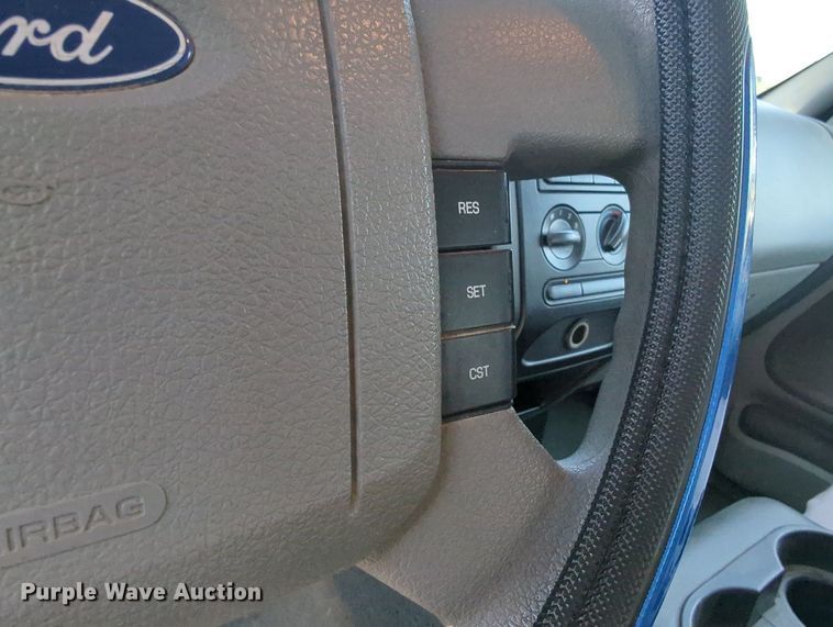 image for item MY9388 2006 Ford F150  SuperCrew pickup truck