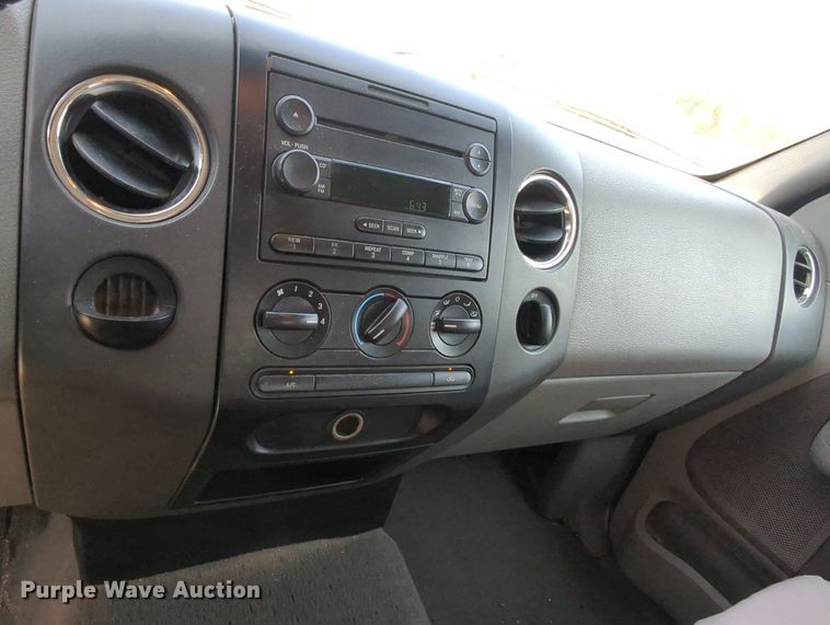 image for item MY9388 2006 Ford F150  SuperCrew pickup truck