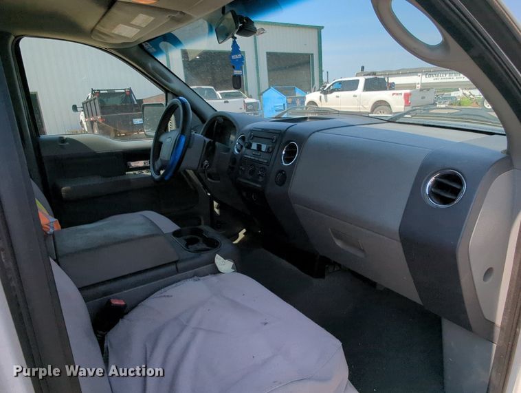 image for item MY9388 2006 Ford F150  SuperCrew pickup truck