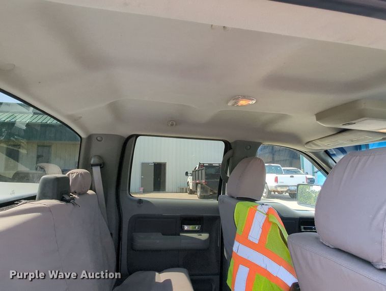 image for item MY9388 2006 Ford F150  SuperCrew pickup truck