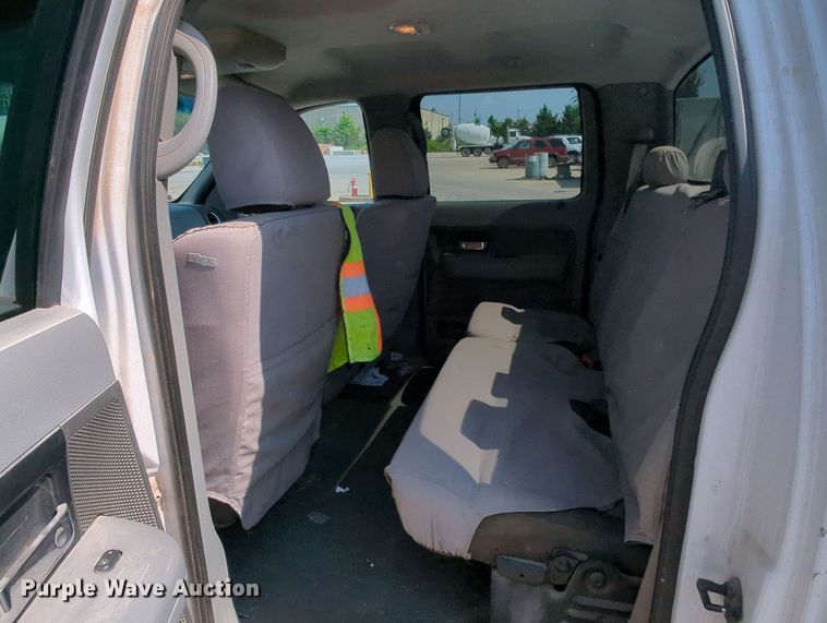 image for item MY9388 2006 Ford F150  SuperCrew pickup truck