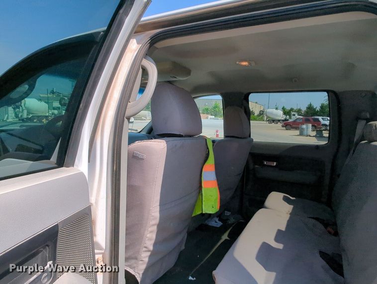 image for item MY9388 2006 Ford F150  SuperCrew pickup truck