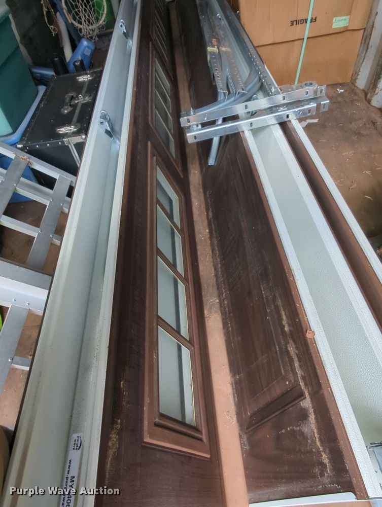 image for item MY9406 Garage door