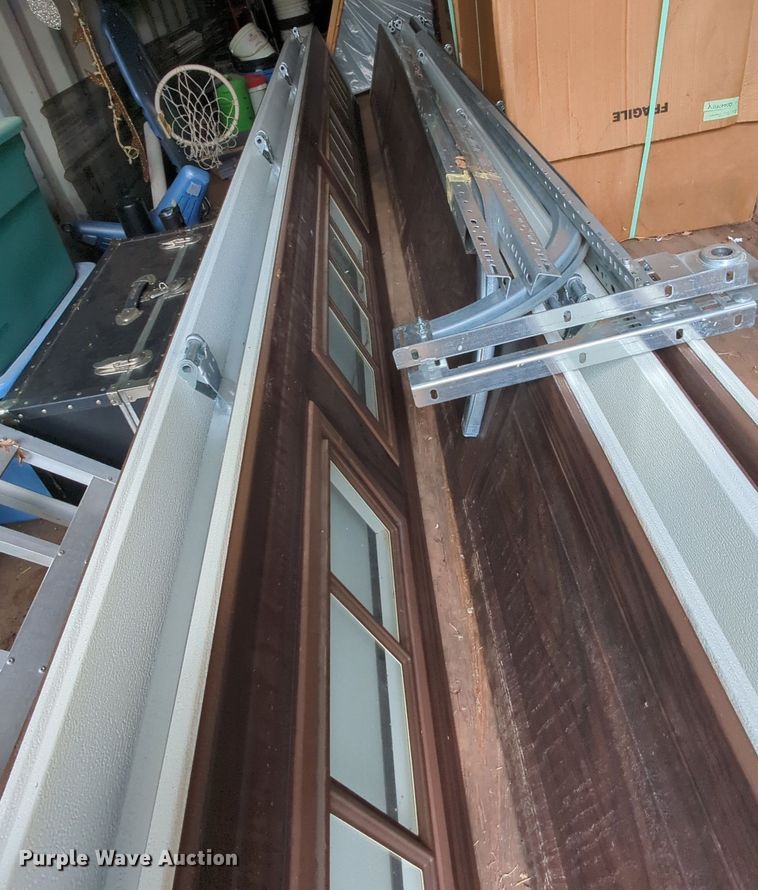 image for item MY9406 Garage door