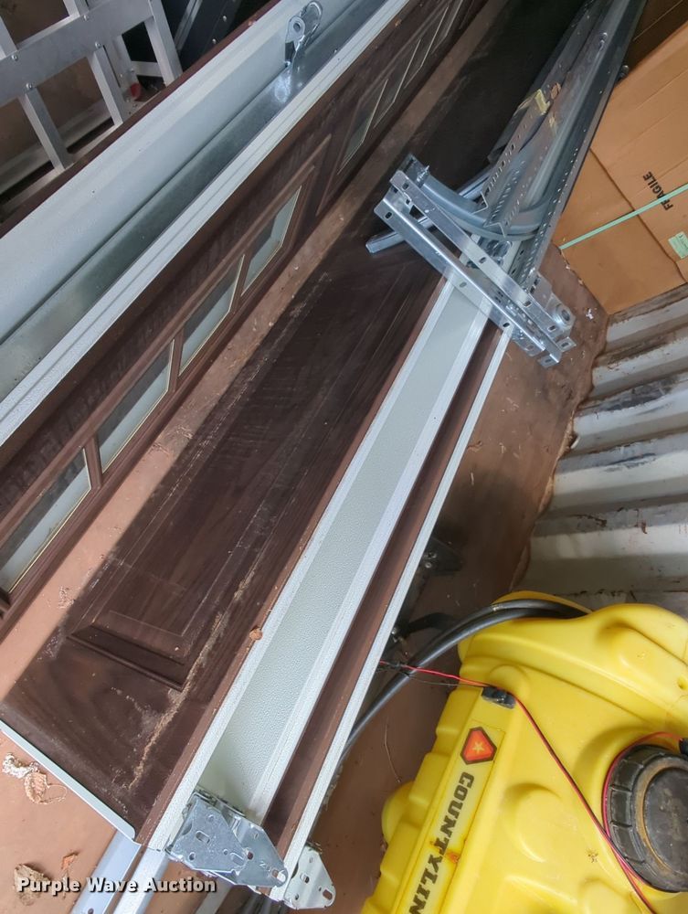 image for item MY9406 Garage door