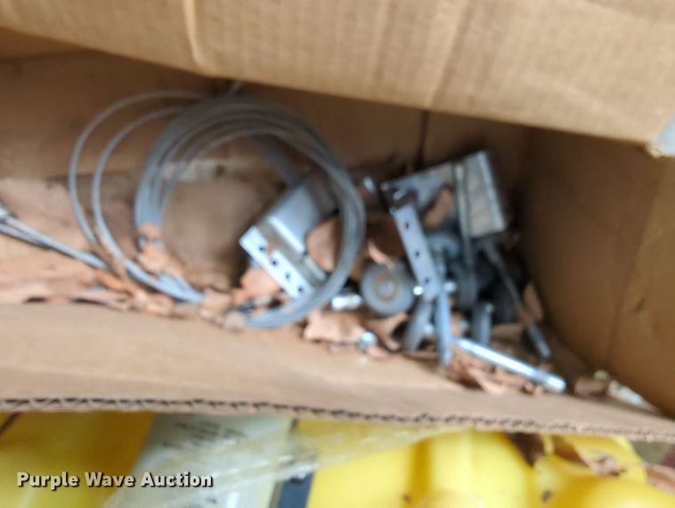 image for item MY9406 Garage door