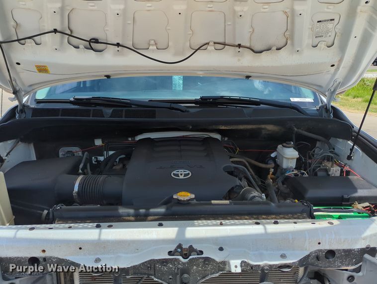 image for item MY9468 2013 Toyota Tundra  Double Cab pickup truck