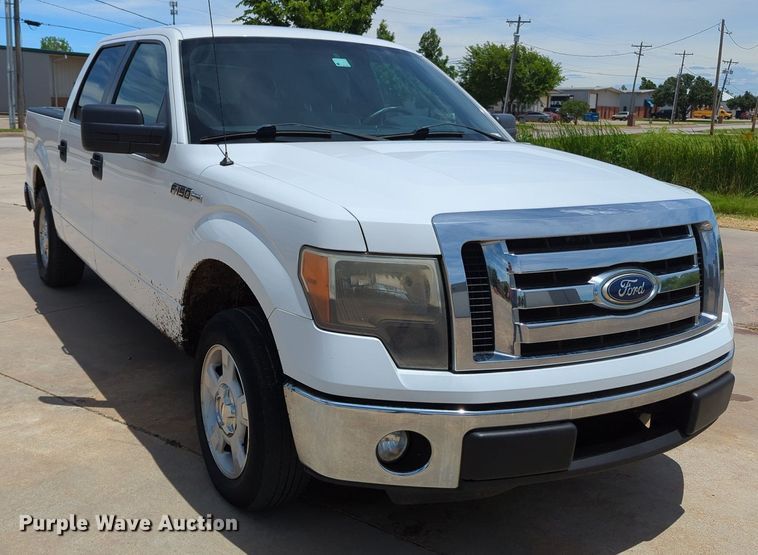 image for item MY9469 2011 Ford F150  SuperCrew pickup truck