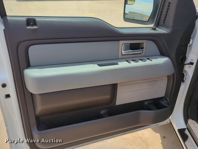 image for item MY9469 2011 Ford F150  SuperCrew pickup truck