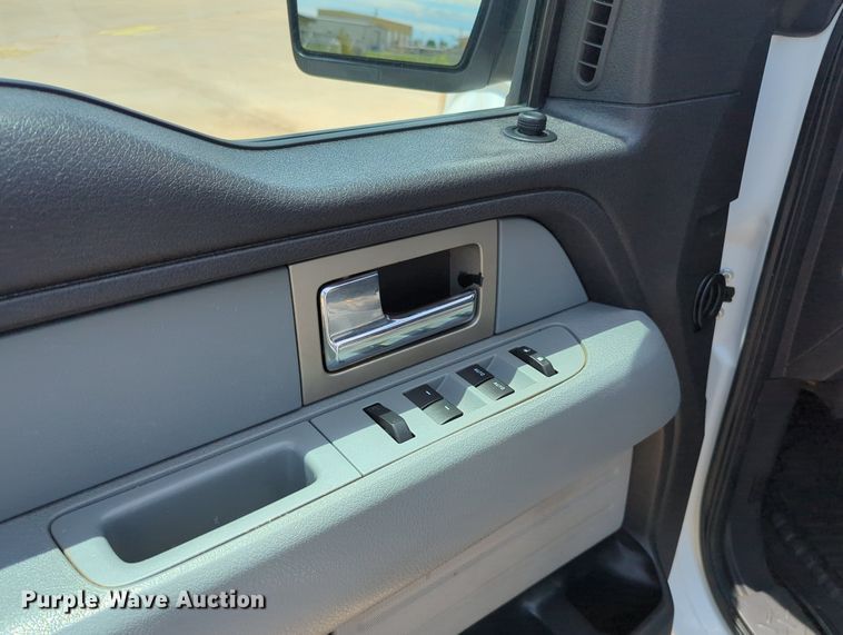 image for item MY9469 2011 Ford F150  SuperCrew pickup truck