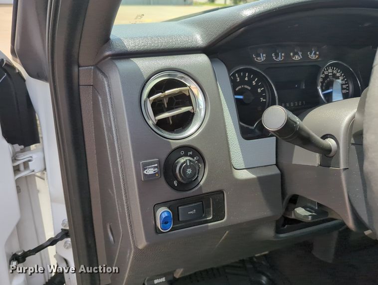 image for item MY9469 2011 Ford F150  SuperCrew pickup truck