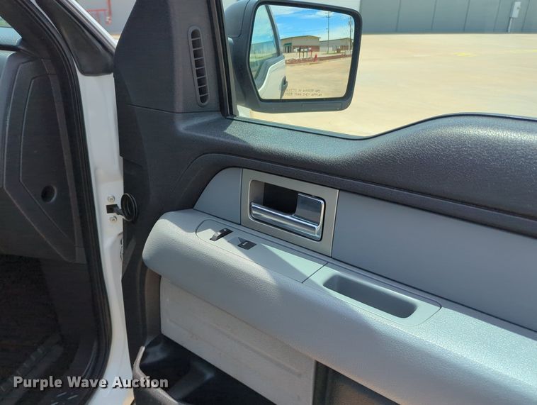 image for item MY9469 2011 Ford F150  SuperCrew pickup truck