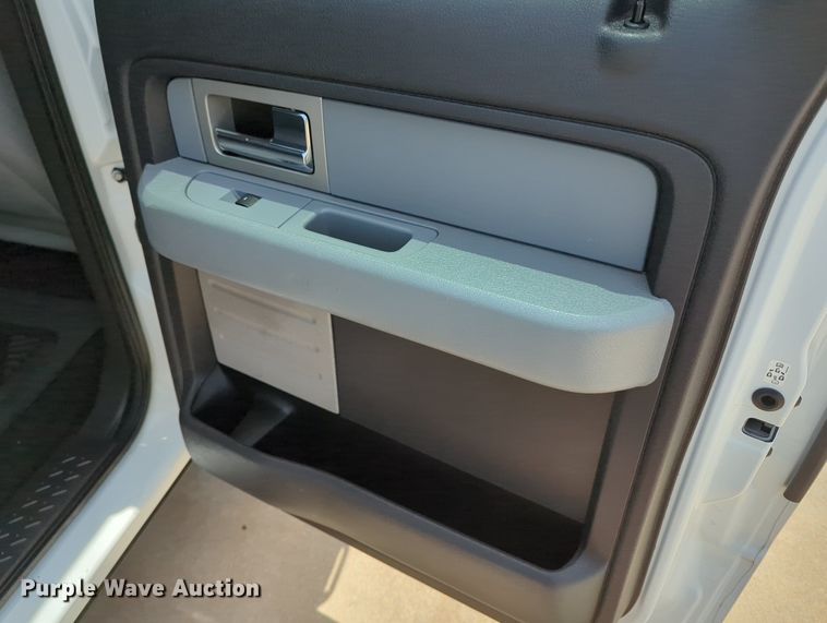 image for item MY9469 2011 Ford F150  SuperCrew pickup truck