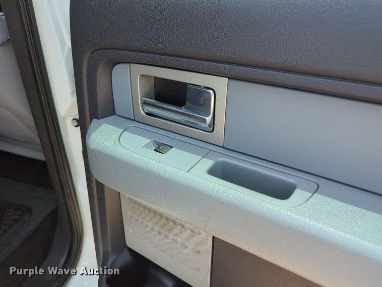 image for item MY9469 2011 Ford F150  SuperCrew pickup truck