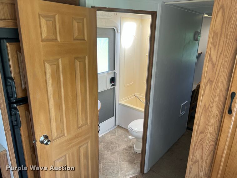 image for item MY9766 2006 Keystone Copper Canyon  camper